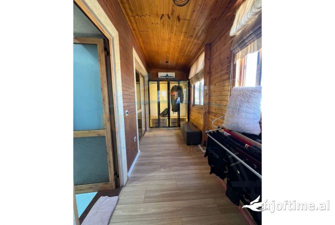 Shtepi ne shitje Apartament ne Tirane, 2+1, Mobilimi E mobiluar, Pagesa 230,000  Euro.