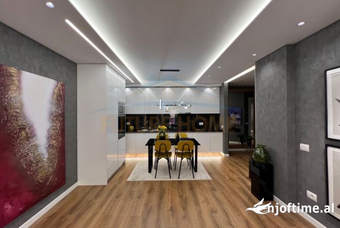 Shtepi ne shitje Apartament ne Tirane, 2+1, Mobilimi E mobiluar, Pagesa 260,000  Euro.