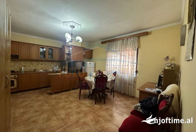 Shtepi ne shitje 2+1 ne Tirane - 300,000 Euro