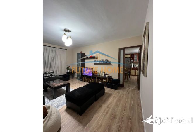 Shtepi ne shitje Apartament ne Tirane, 3+1, Mobilimi E mobiluar, Pagesa 150,000  Euro.