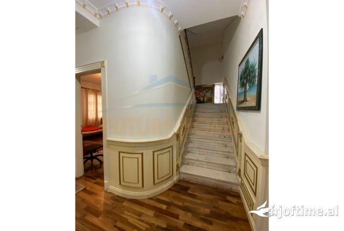 Shtepi ne shitje Vila Luksoze ne Tirane, 7+1, Mobilimi E mobiluar, Pagesa 1,000,000  Euro.