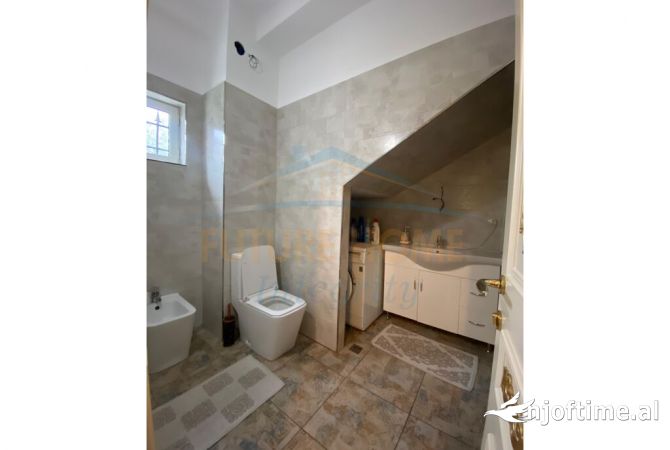 Shtepi ne shitje Vila Luksoze ne Tirane, 7+1, Mobilimi E mobiluar, Pagesa 1,000,000  Euro.