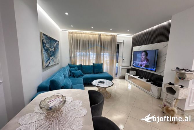 Shtepi ne shitje Apartament ne Tirane, 2+1, Mobilimi E mobiluar, Pagesa 320,000  Euro.