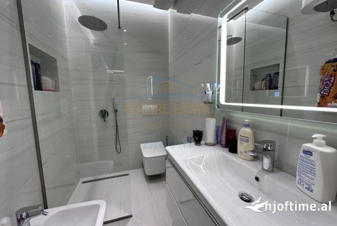 Shtepi ne shitje Apartament ne Tirane, 2+1, Mobilimi E mobiluar, Pagesa 320,000  Euro.