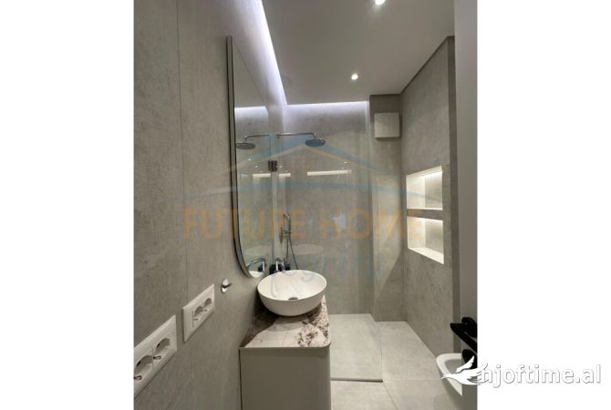 Shtepi ne shitje Apartament ne Tirane, 3+1, Mobilimi E mobiluar, Pagesa 416,000  Euro.