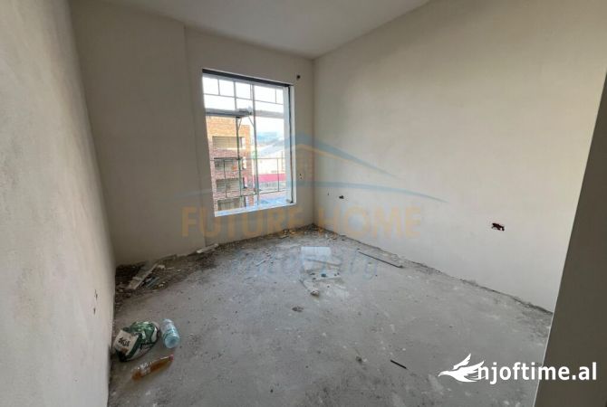 Shtepi ne shitje Apartament ne Tirane, 2+1, Mobilimi Bosh, pa mobiluar, Pagesa 157,000  Euro.