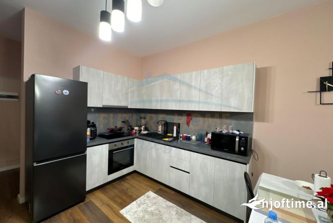 Shtepi ne shitje Apartament ne Tirane, 2+1, Mobilimi E mobiluar, Pagesa 200,000  Euro.