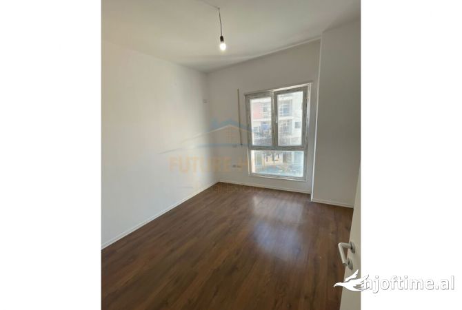Shtepi ne shitje Apartament ne Tirane, 2+1, Mobilimi Bosh, pa mobiluar, Pagesa 222,000  Euro.