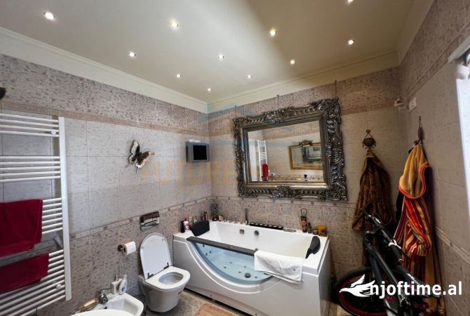 Shtepi ne shitje Apartament ne Tirane, 3+1, Mobilimi E mobiluar, Pagesa 650,000  Euro.