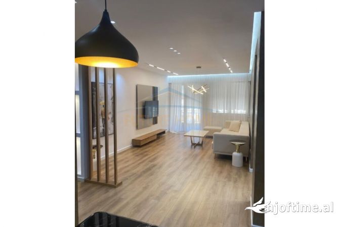 Shtepi ne shitje Apartament ne Tirane, 2+1, Mobilimi E mobiluar, Pagesa 280,000  Euro.