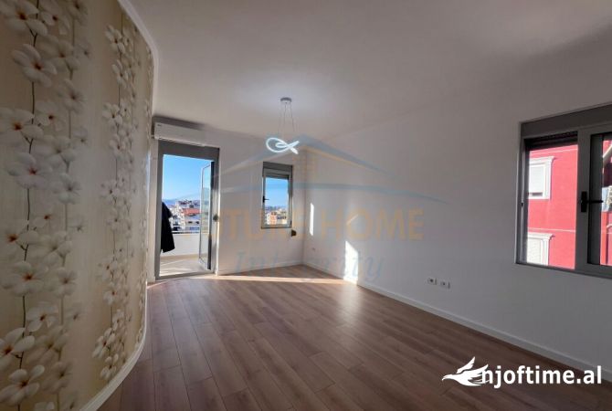 Shtepi ne shitje Apartament ne Tirane, 2+1, Mobilimi Bosh, pa mobiluar, Pagesa 173,000  Euro.