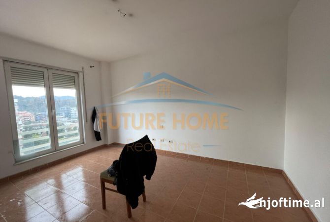 Shtepi ne shitje Apartament ne Tirane, 2+1, Mobilimi Bosh, pa mobiluar, Pagesa 170,000  Euro.