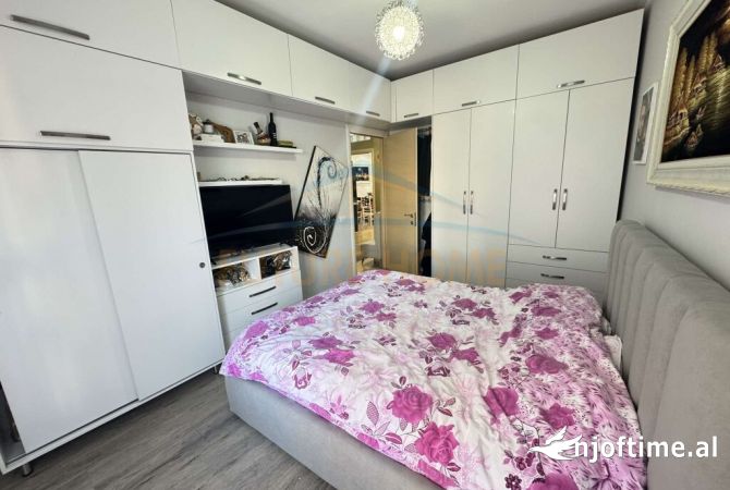 Shtepi ne shitje Apartament ne Tirane, 2+1, Mobilimi E mobiluar, Pagesa 250,000  Euro.