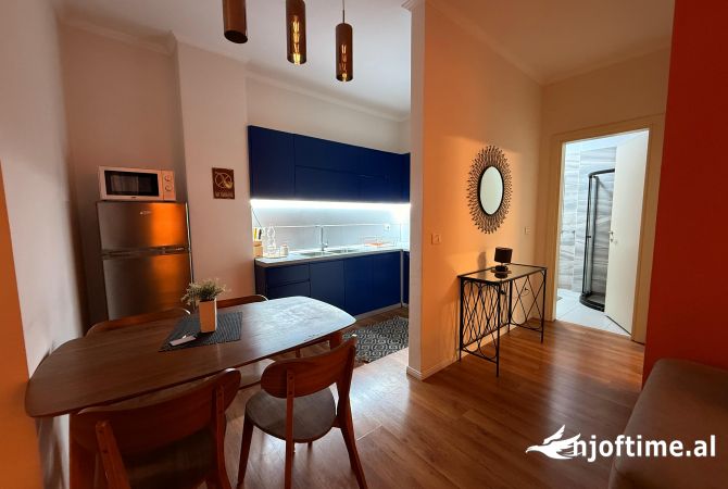 Shtepi me qera Apartament ne Tirane, 1+1, Mobilimi E mobiluar, Pagesa 750  Euro.