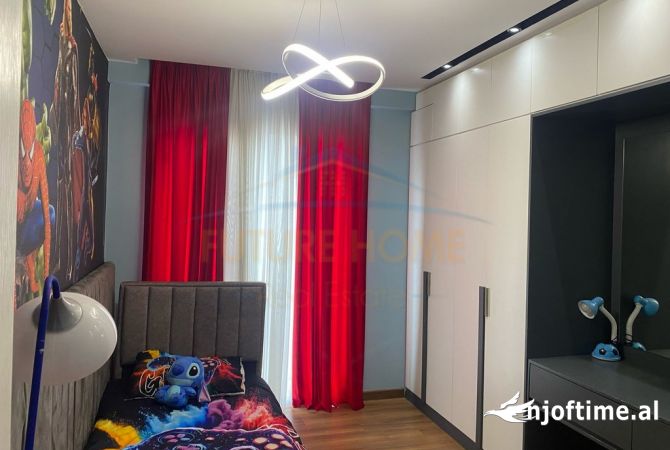 Shtepi ne shitje Apartament ne Tirane, 2+1, Mobilimi E mobiluar, Pagesa 160,000  Euro.