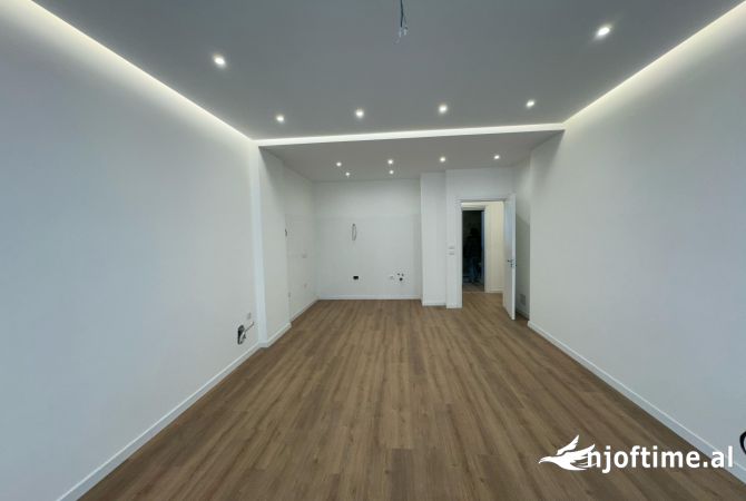 Shtepi ne shitje Apartament ne Tirane, 2+1, Mobilimi Bosh, pa mobiluar, Pagesa 189,000  Euro.