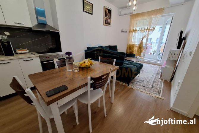 Shtepi ne shitje Apartament ne Tirane, 1+1, Mobilimi E mobiluar, Pagesa 95,000  Euro.