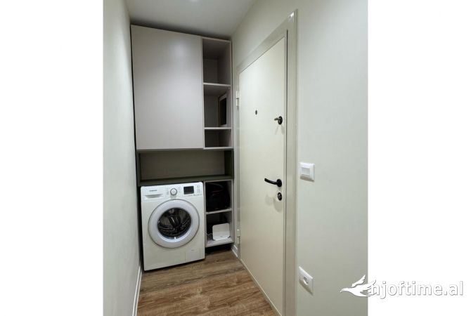 Shtepi ne shitje Apartament ne Tirane, 1+1, Mobilimi E mobiluar, Pagesa 184,000  Euro.