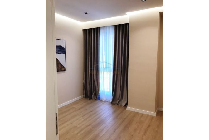 Shtepi ne shitje Apartament ne Tirane, 2+1, Mobilimi E mobiluar, Pagesa 275,000  Euro.