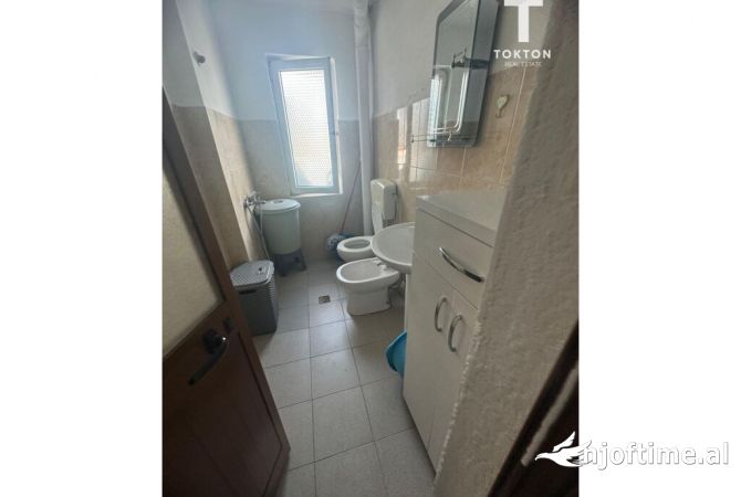 Shtepi me qera 1+1 ne Tirane - 25,000 Leke