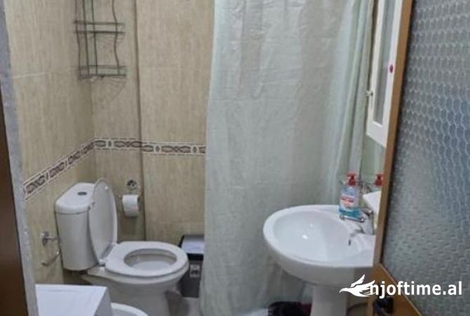 Shtepi me qera Apartament ne Tirane, 1+1, Mobilimi E mobiluar, Pagesa 500  Euro.