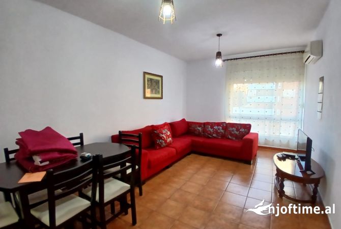 Shtepi me qera 1+1 ne Tirane - 50,000 Leke