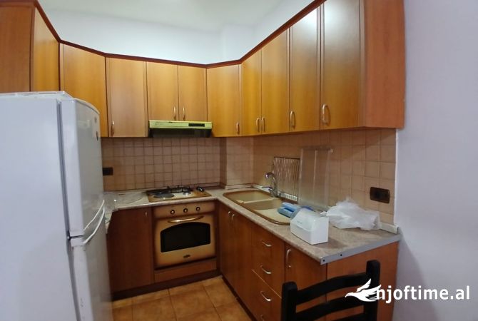 Shtepi me qera 1+1 ne Tirane - 50,000 Leke