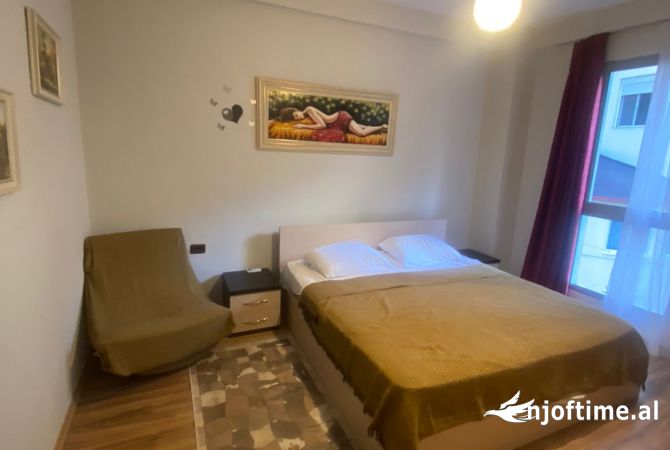 Shtepi me qera Apartament ne Tirane, 2+1, Mobilimi E mobiluar, Pagesa 650  Euro.