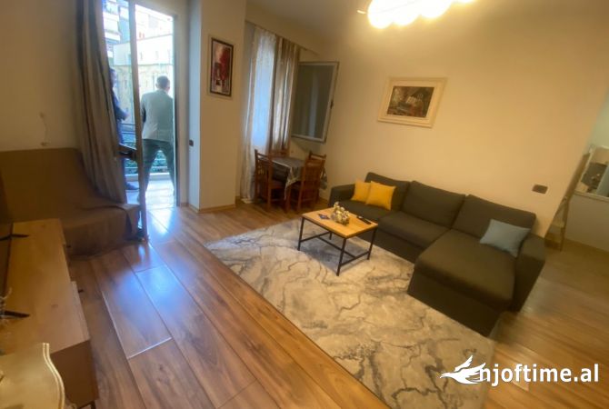 Shtepi me qera 2+1 ne Tirane - 650 Euro