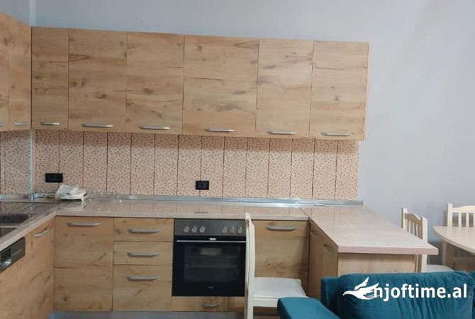Shtepi me qera 2+1 ne Tirane - 550 Euro