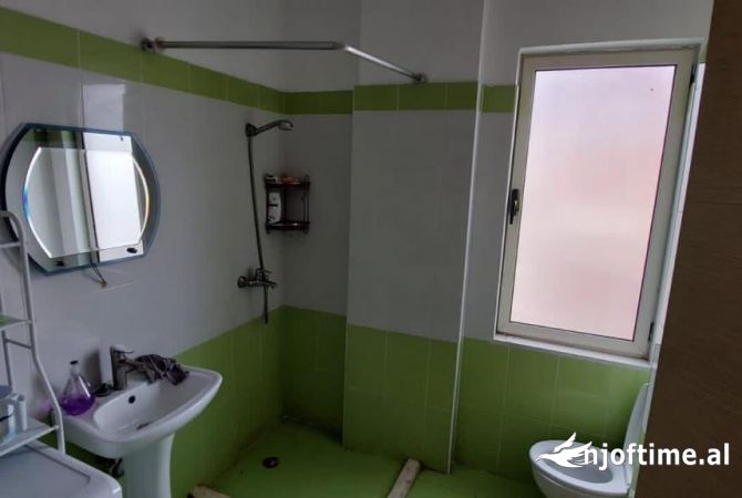 Shtepi me qera Apartament ne Tirane, 2+1, Mobilimi E mobiluar, Pagesa 550  Euro.