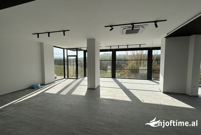 Ambient biznesi me qera 1+1 ne Tirane - 800 Euro
