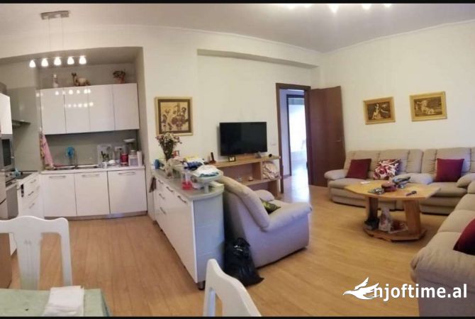 Shtepi me qera Apartament ne Tirane, 2+1, Mobilimi E mobiluar, Pagesa 750  Euro.