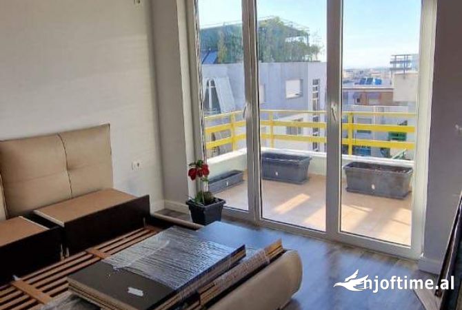 Shtepi ne shitje Apartament ne Tirane, 2+1, Mobilimi E mobiluar, Pagesa 230,000  Euro.