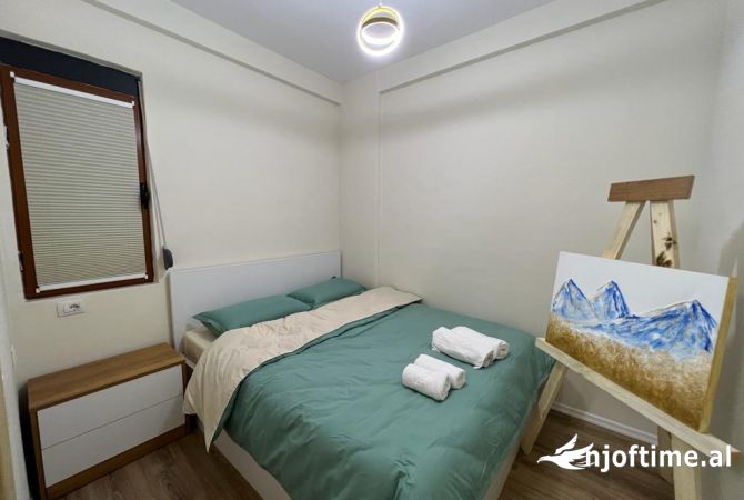 Shtepi ne shitje Apartament ne Tirane, 1+1, Mobilimi E mobiluar, Pagesa 89,000  Euro.