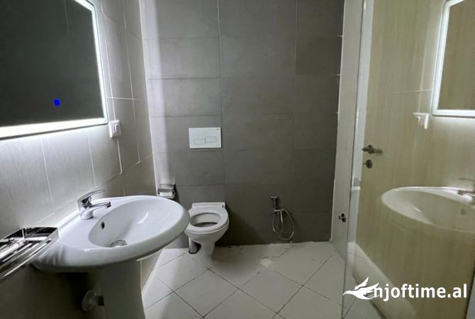 Shtepi ne shitje Apartament ne Tirane, 1+1, Mobilimi E mobiluar, Pagesa 89,000  Euro.