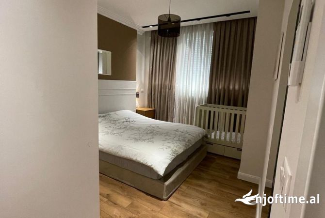 Shtepi me qera Apartament ne Tirane, 2+1, Mobilimi E mobiluar, Pagesa 750  Euro.