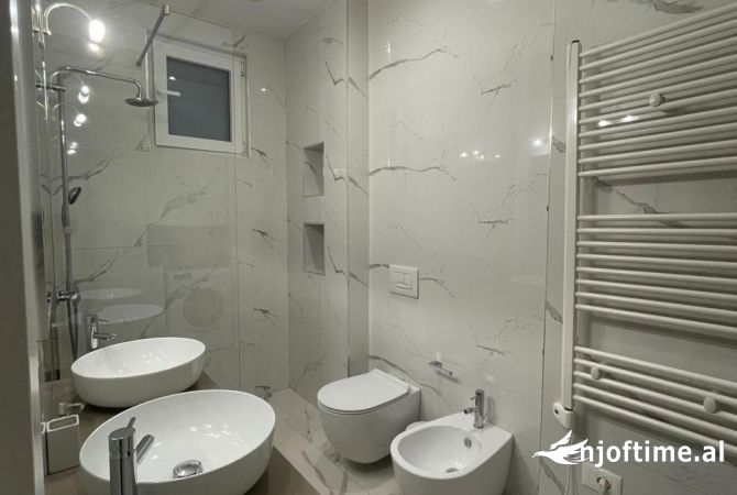 Shtepi me qera Apartament ne Tirane, 2+1, Mobilimi E mobiluar, Pagesa 750  Euro.