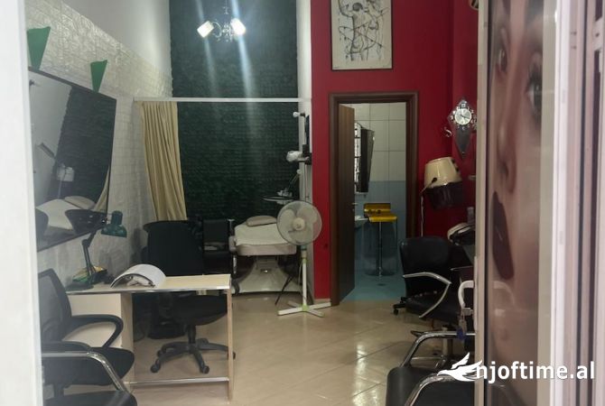 Ambient biznesi me qera 1+1 ne Tirane - 250 Euro