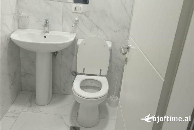Shtepi me qera Apartament ne Tirane, 2+1, Mobilimi E mobiluar, Pagesa 550  Euro.