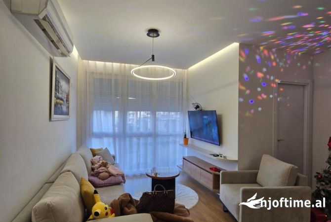 Shtepi me qera Apartament ne Tirane, 2+1, Mobilimi E mobiluar, Pagesa 600  Euro.