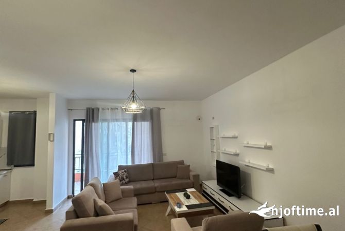 Shtepi me qera 2+1 ne Tirane - 450 Euro