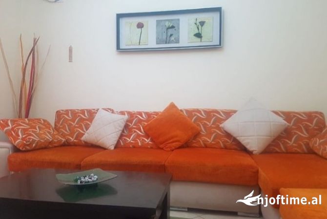 Shtepi me qera 2+1 ne Tirane - 400 Euro