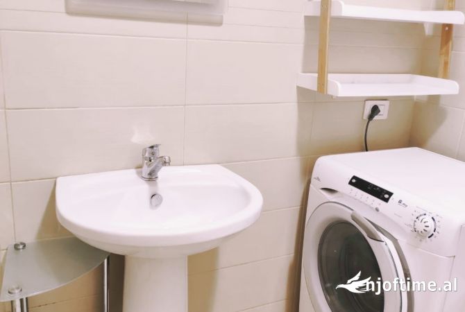 Shtepi me qera Apartament ne Tirane, 1+1, Mobilimi E mobiluar, Pagesa 400  Euro.