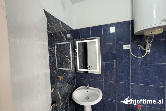 Shtepi me qera 2+1 ne Tirane - 430 Euro