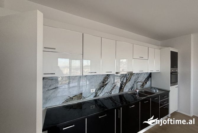 Shtepi me qera 2+1 ne Tirane - 430 Euro