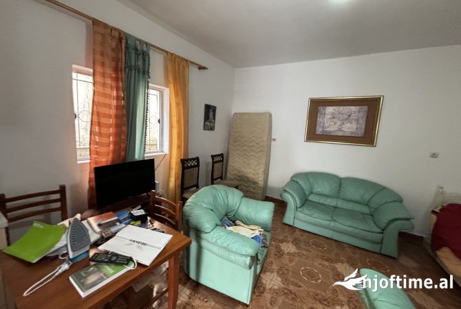 Shtepi me qera 1+1 ne Tirane - 300 Euro