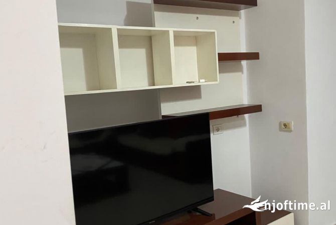 Shtepi me qera 2+1 ne Tirane - 400 Euro