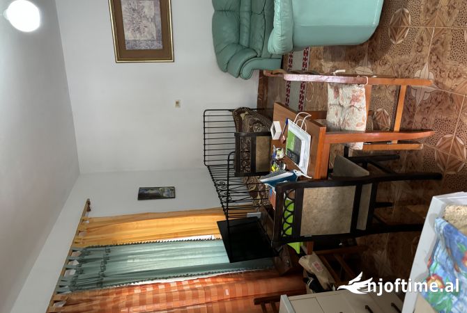 Shtepi me qera Apartament ne Tirane, 1+1, Mobilimi E mobiluar, Pagesa 270  Euro.