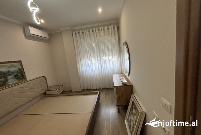 Shtepi me qera 2+1 ne Tirane - 450 Euro